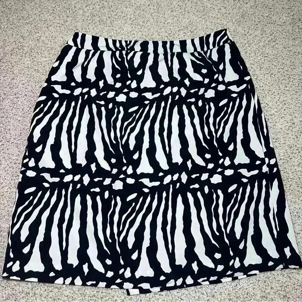 Ann Taylor Size 8 Women’s Black/White Zebra Print Straight Skirt Faux Wrap - Picture 3 of 6